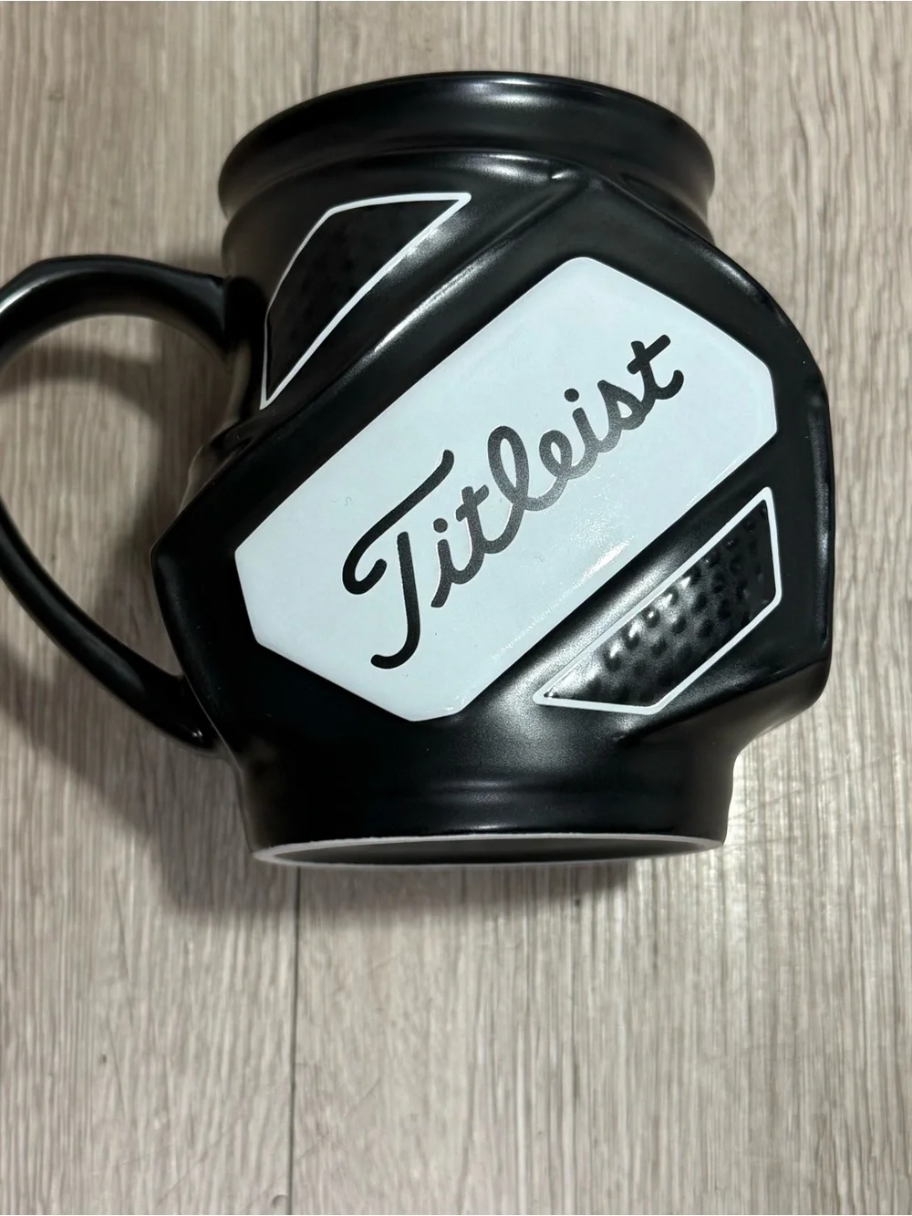 Titleist T Series Golf Bag Ceramic Coffee Mug Black Golf Ball Design Rare Used